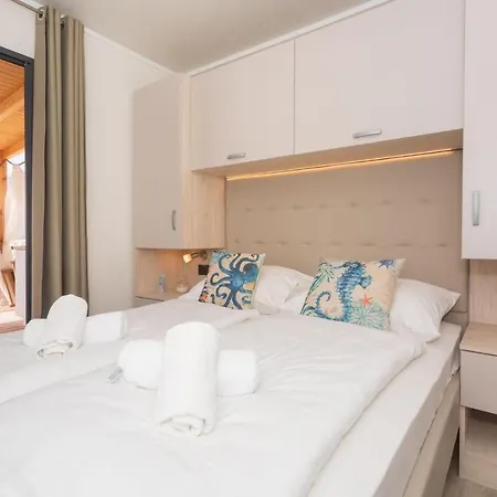 Mara's Coast - Ella